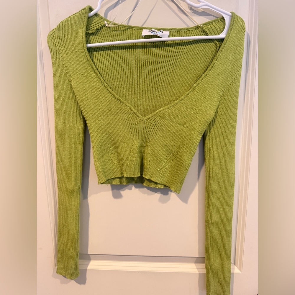 Double Zero Women’s Medium Long Sleeve Crop Top Sage Green V-Neck Sweater